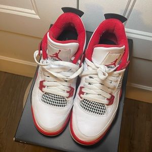 Air Jordan 4 white/fire red/tech grey fits woman 7.5